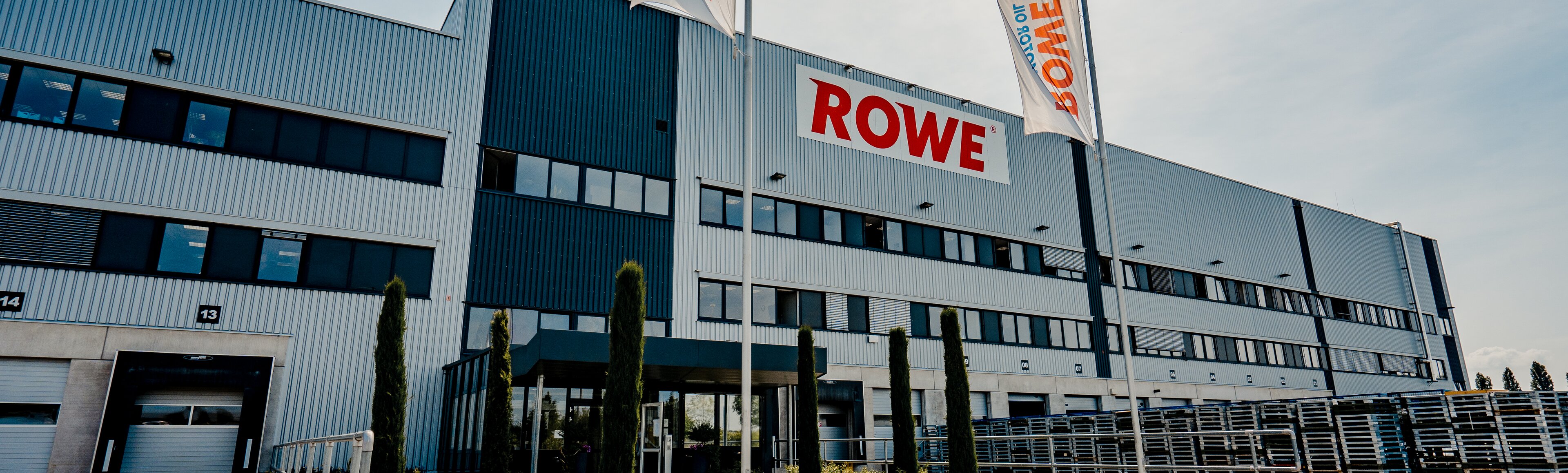 Über ROWE Wir bieten Motoröl und weitere Schmierstoffe ROWE